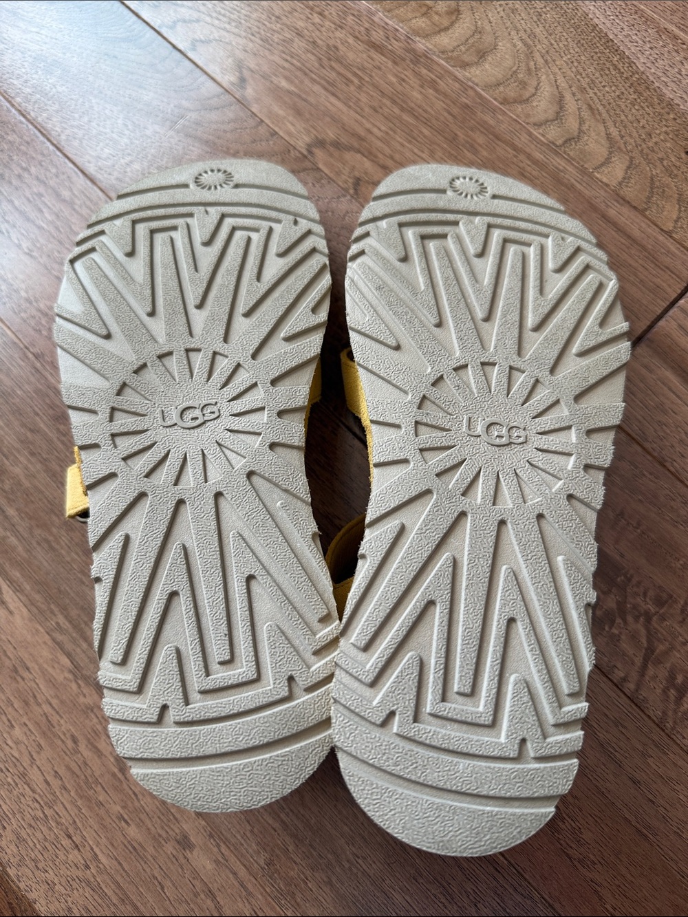 NWOT Ugg Goldengaze suede toe post Wheat Field tan ankle strap sandals 8.5 - Picture 9 of 9